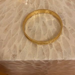 Julie Vos gold bangle